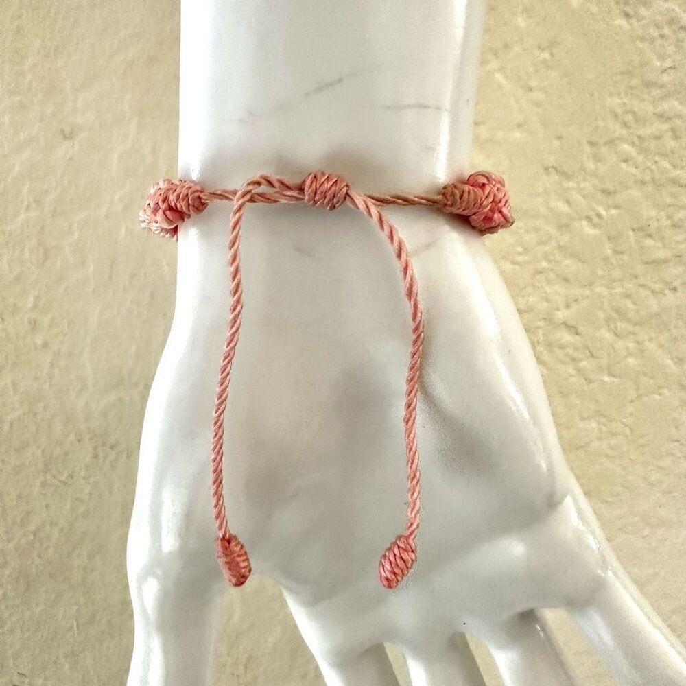 Hello Kitty macrame adjustable bracelet - Picture 2 of 8